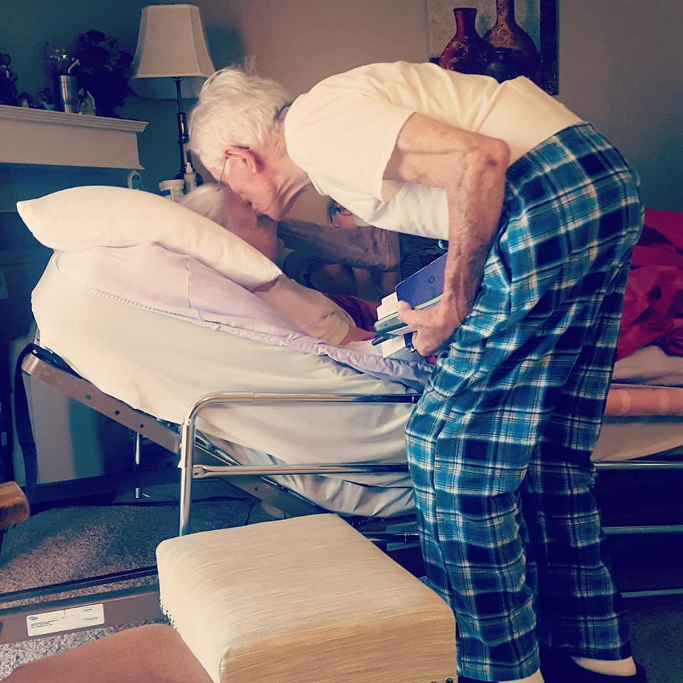 Τα λόγια που ψιθύρισε ο παππούς στη γιαγιά 