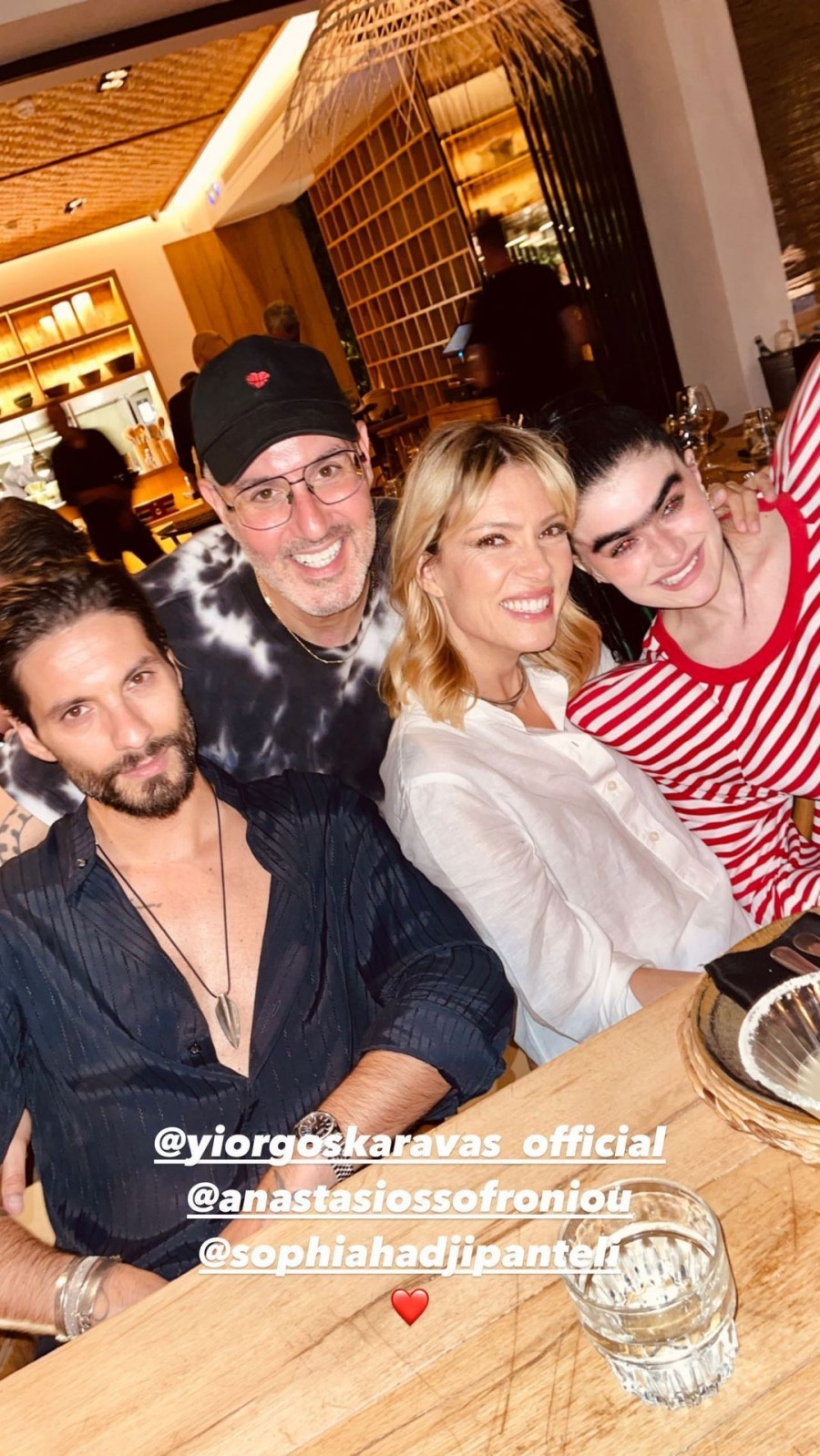 Βίκυ Καγιά έξοδος με τους υπόλοιπους κριτές 