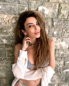 Κέλλυ Κελεκίδου