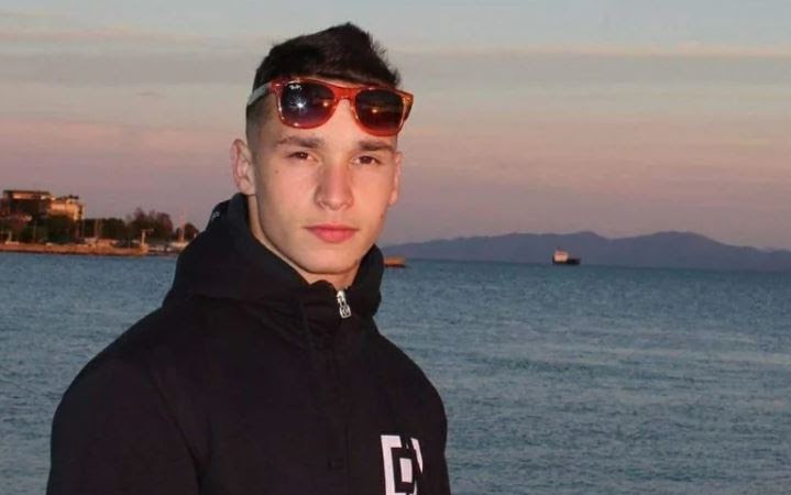 22χρονος Κώστας πρώτος των πρώτων στην Ιατρική 