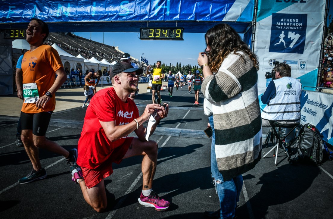 Μαραθώνιος Αθήνας πρόταση γάμου