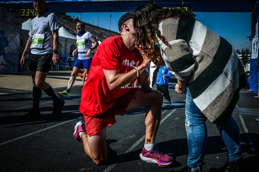 Μαραθώνιος Αθήνας πρόταση γάμου