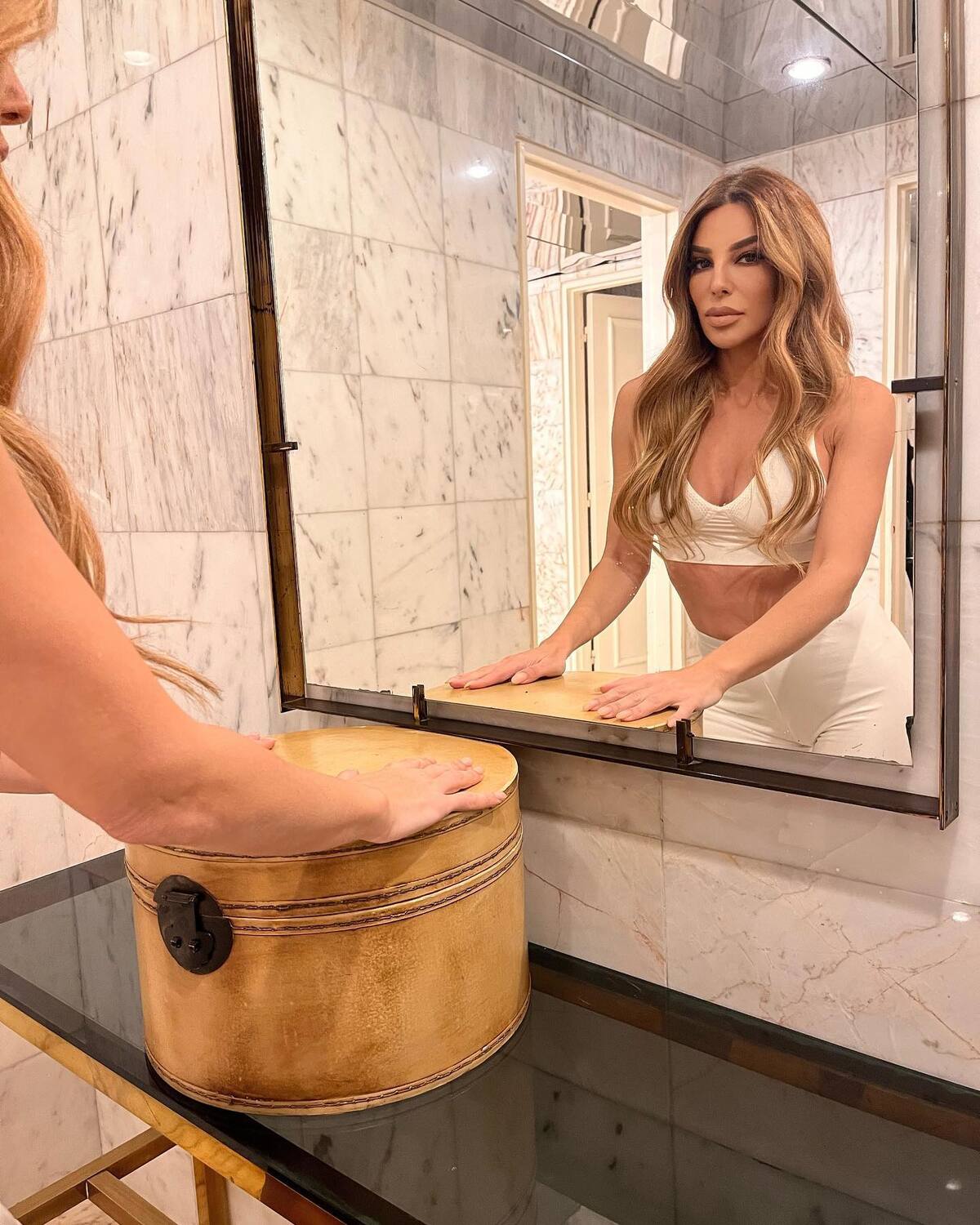 Κέλλυ Κελεκίδου