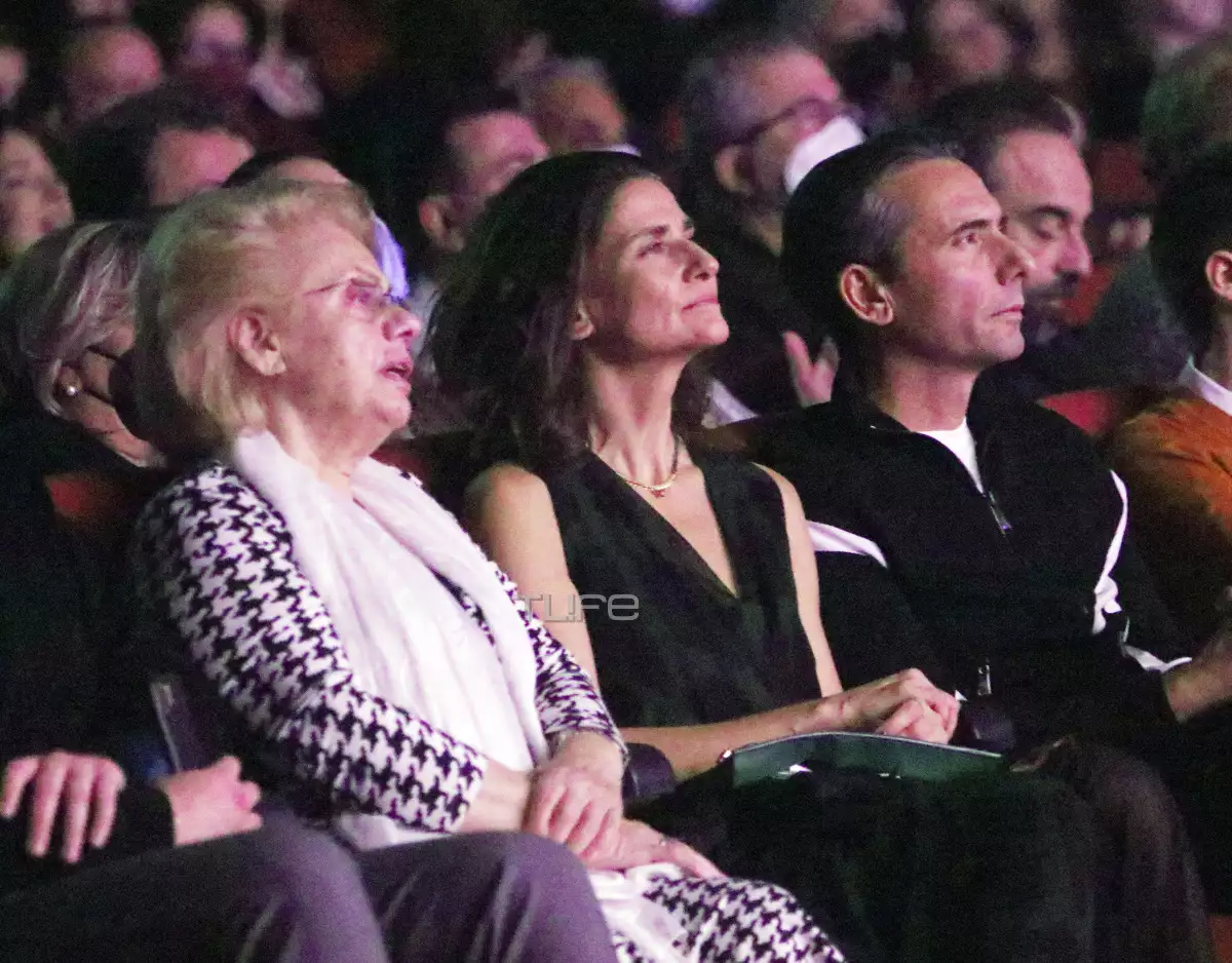 Η Μαρινέλλα ξεκίνησε τις εμφανίσεις της 