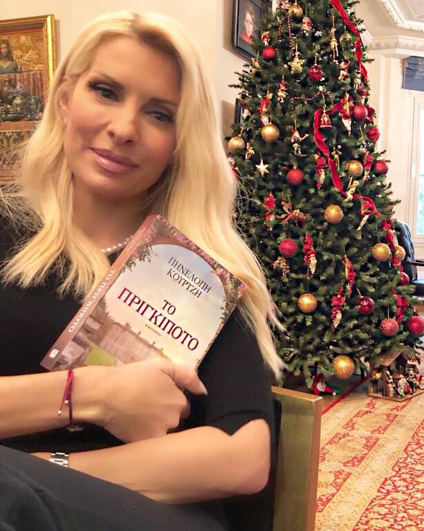 Ελένη Μενεγάκη Χριστούγεννα