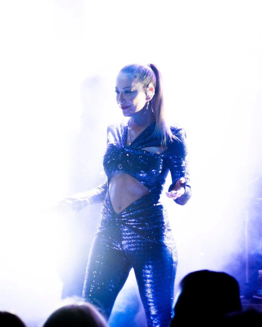 Μελίνα Ασλανίδου ολόσωμη φόρμα 